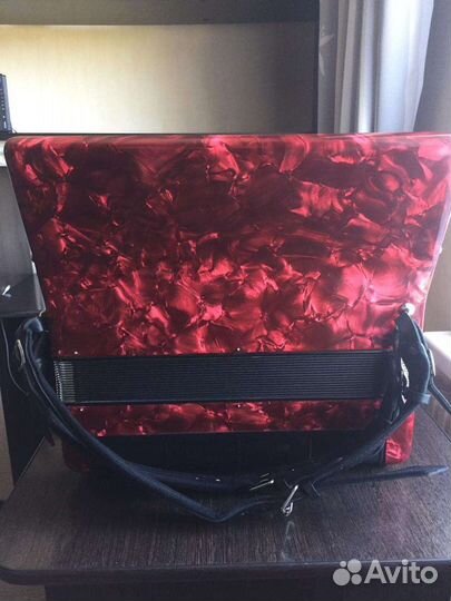 Аккордеон Вельтмейстер,четкий,из Германии