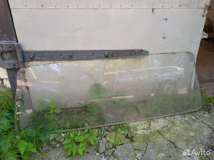 Заднее стекло Волга универсал