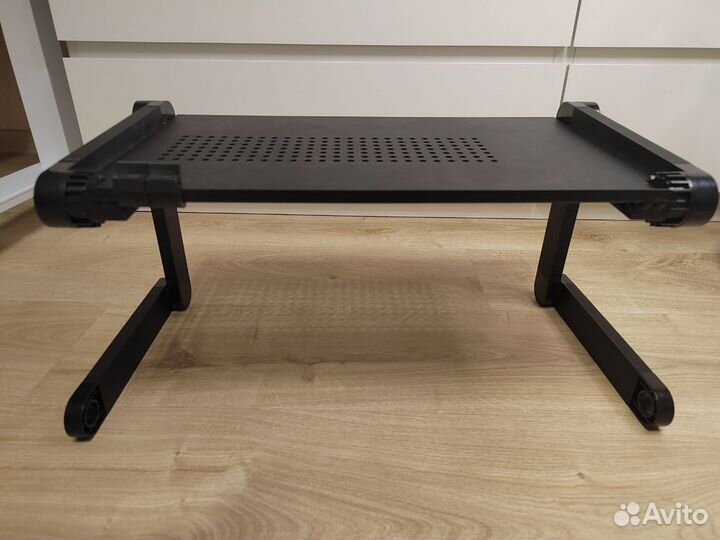 Стол / подставка для ноутбука в кровати