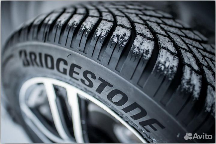 Bridgestone Blizzak LM005 DriveGuard 235/45 R17 97V