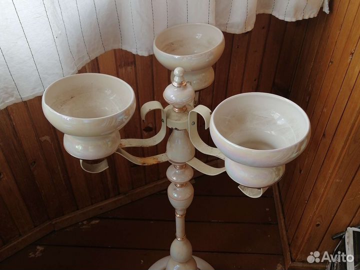 Напольная подставка для растений с тремя вазонами