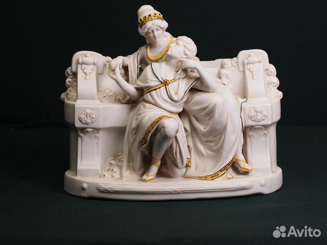 Фарфоровая ваза Пара на скамье. Hertwig. Германия