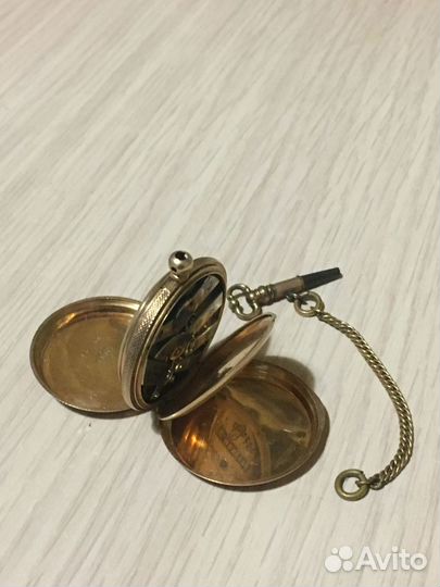 Золотые карманные часы