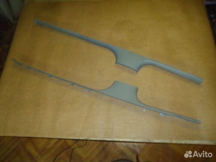 1U4853374 накладка порога правая Skoda Octavia I