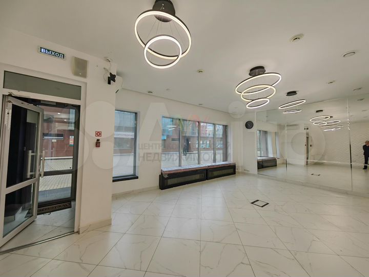 Торгово-офисное 75 м2 БЦ Треугольник 1 этаж