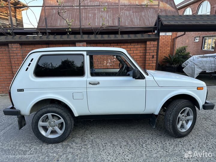 LADA 4x4 (Нива) 1.7 МТ, 2011, 90 000 км