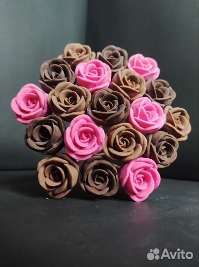 Букет - 19 Роз из Трёх Видов Шоколада