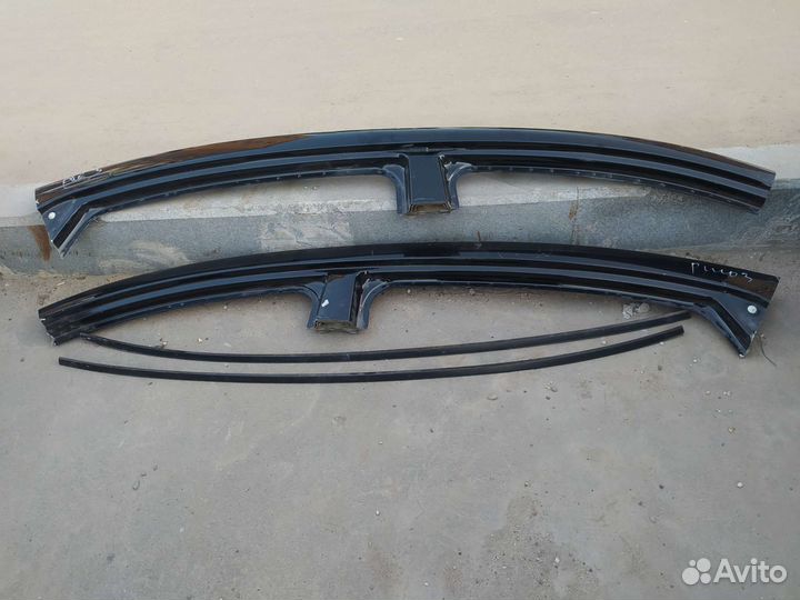 Бананы на кио Рио, левый правый на седан