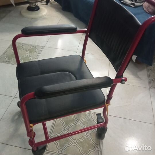 Кресло-коляска с санитарным оснащением