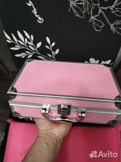 Подушечка и кейс для маникюра