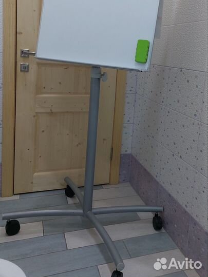 Флипчарт, магнитная доска на колесиках