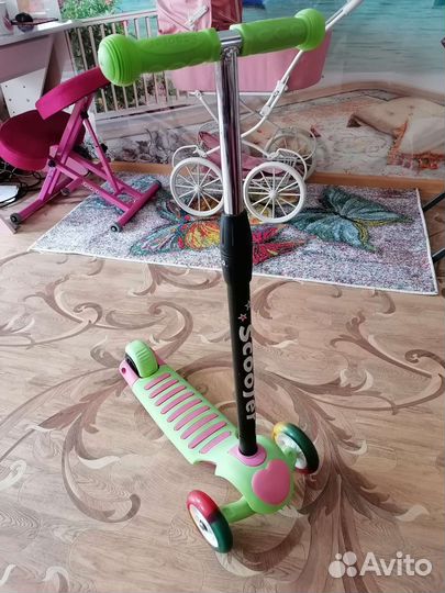 Самокат трехколесный