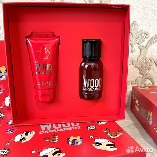 Подарочный набор Dsquared2 RED wood с подарком
