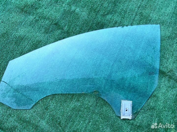 Стекло переднее левое Passat CC