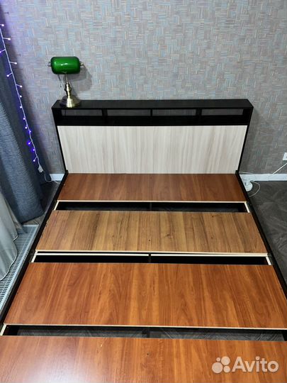 Кровать с матрасом