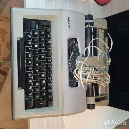 Печатная пишущая машинка Ивица