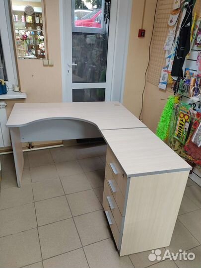 Компьютерный стол