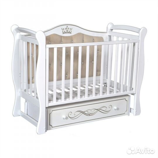 Детская кроватка с маятником Olivia-1