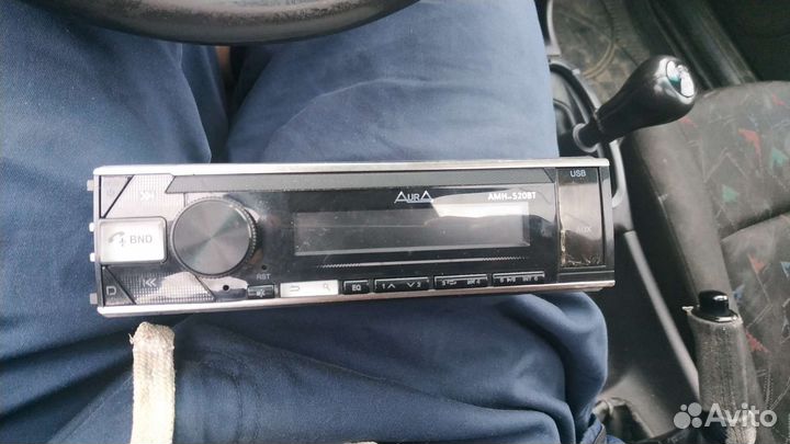 Магнитола Aura AMH-5200bt