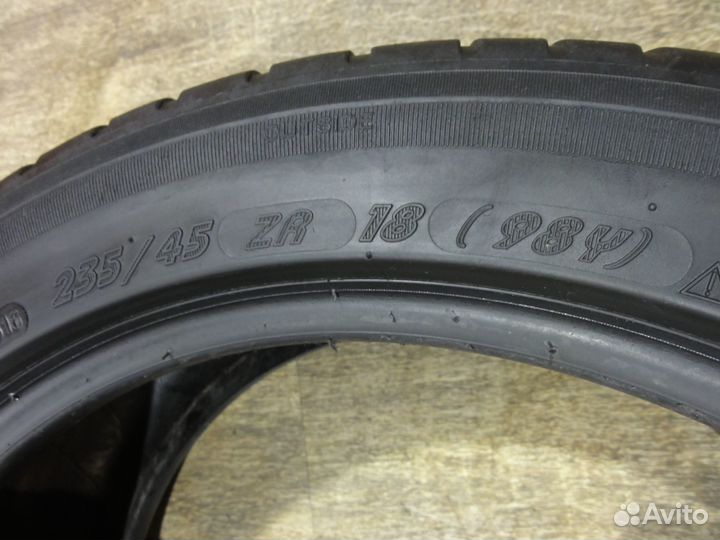 Michelin Pilot Sport 3 235/45 R18 98Y