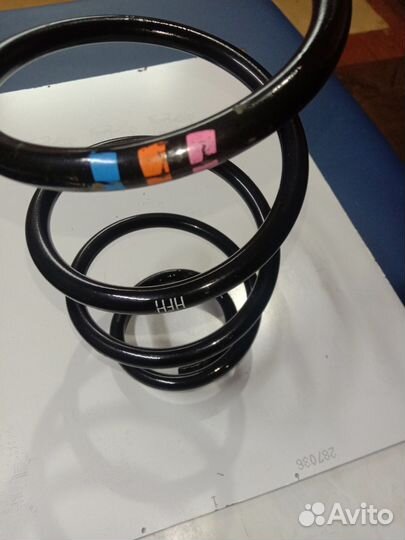 Пружина передней стойки амортизатора Volkswagen