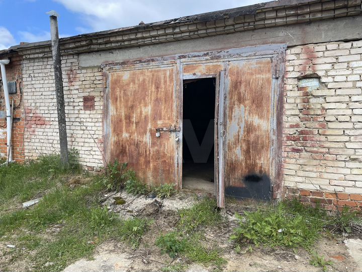 Гараж, > 30 м²