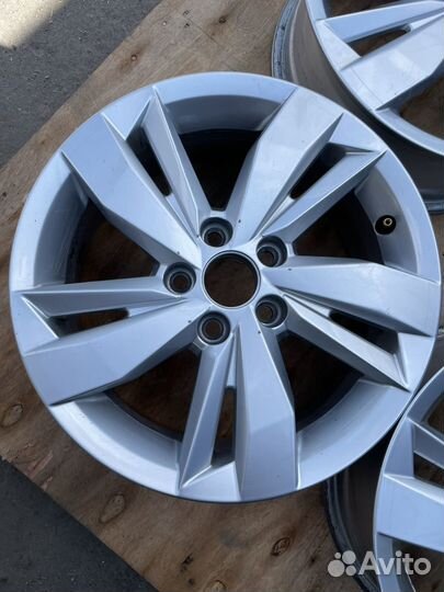 Литые диски r15 vw polo Оригинал Volkswagen