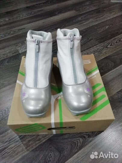 Лыжные ботинки