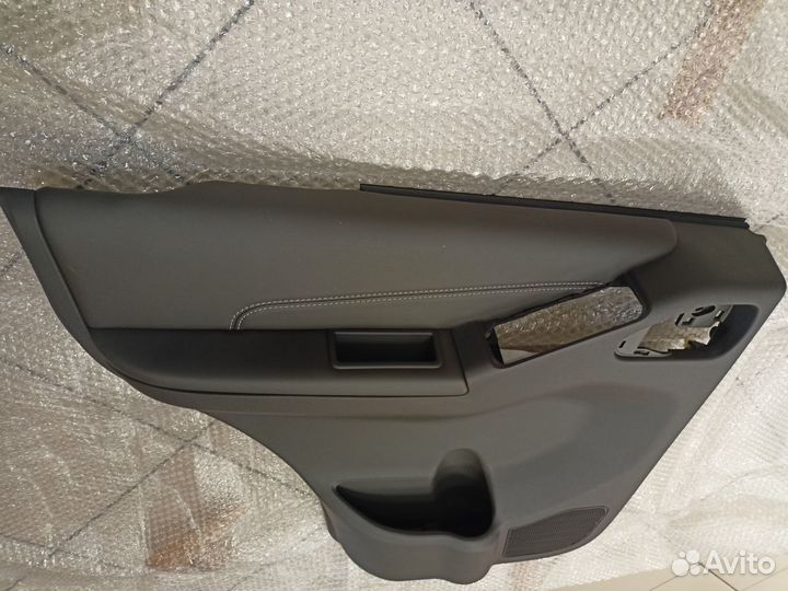 Обшивка двери задней левой для Nissan Pathfinder
