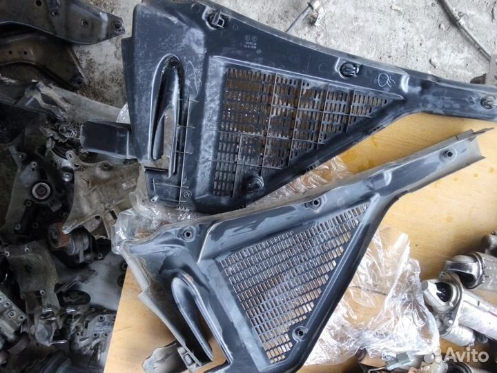 BMW X5 E70 Решетка стеклоочистителя (жабо)