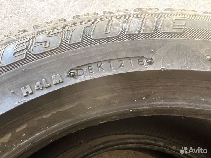 Bridgestone Blizzak Revo GZ 215/55 R17