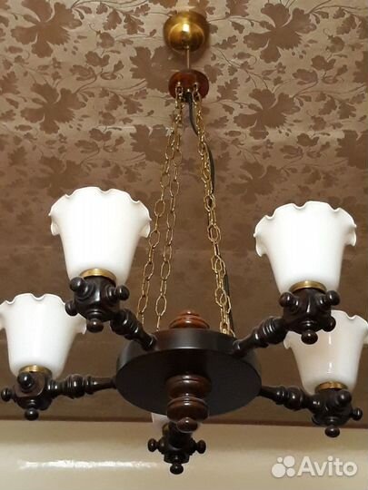 Продаю люстру