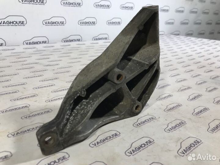 Кронштейн гидроусилителя Volkswagen Passat B3 2.0