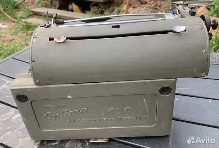 Старая печатная машинка Optima m-10