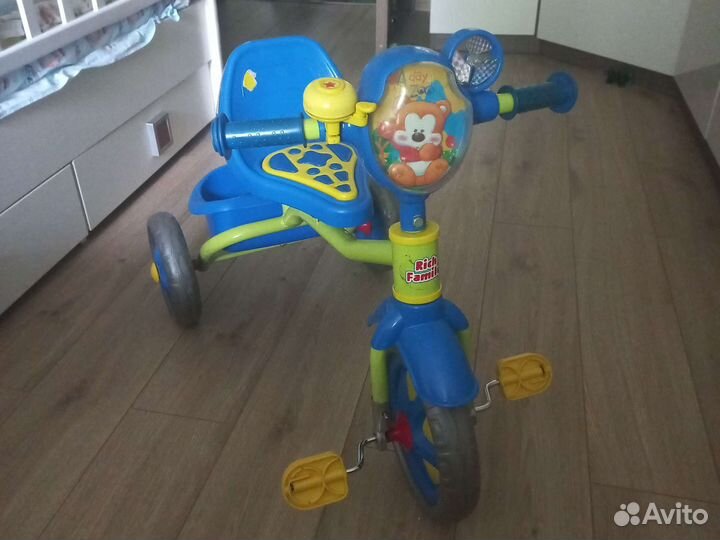 Велосипед детский 3х колёсный с ручкой