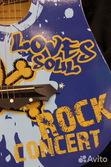 Гитара с красивым принтом