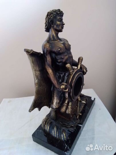 Подчасник, скульптура senserrich M, бронза