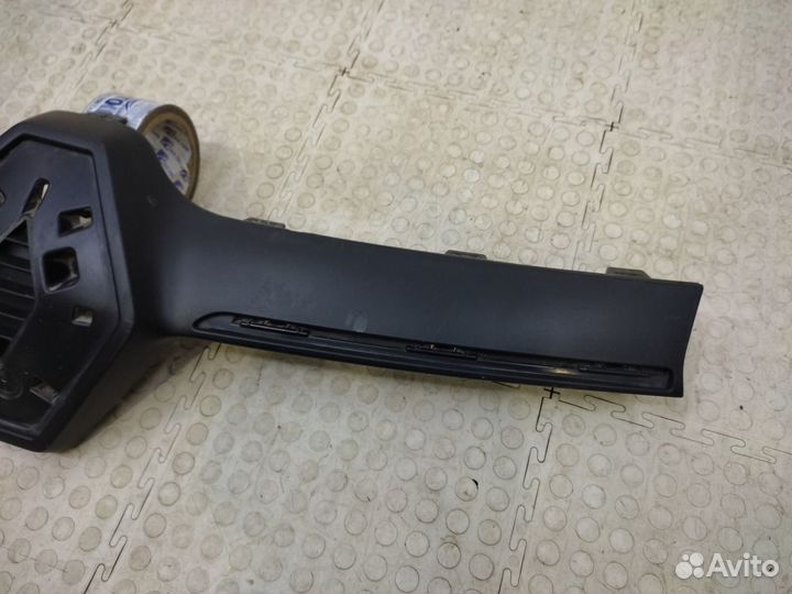 Накладка решетки радиатора Renault Logan 2 2018