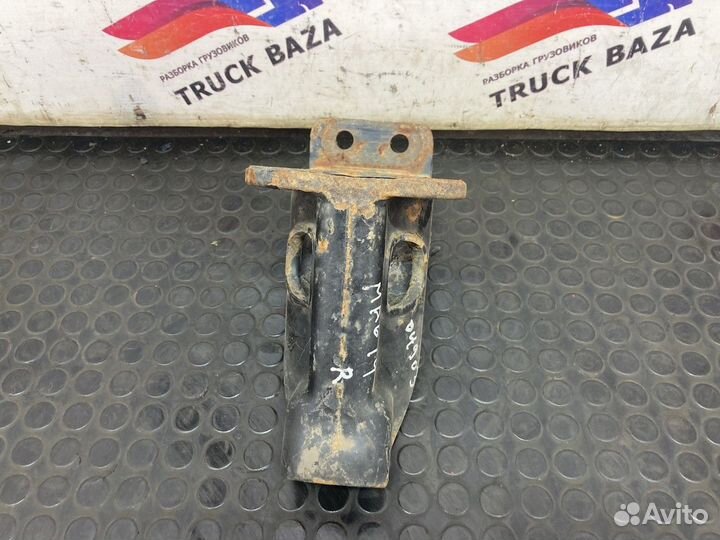 Кронштейн цилиндра подъема кабины