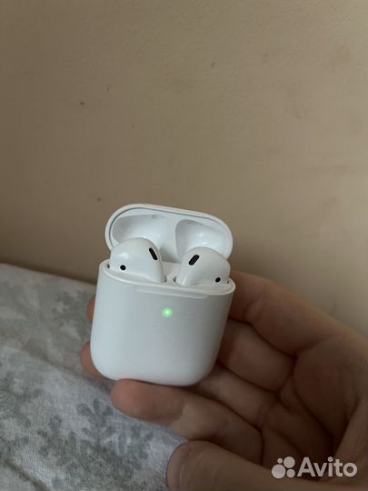 Airpods (2nd generation) с беспроводным кейсом