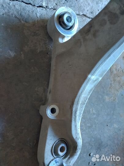 Рычаг нижний передний левый Infiniti QX70 оригинал