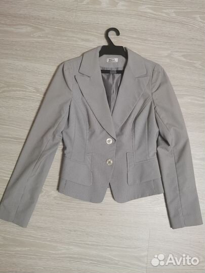 Костюм пиджак и юбка 42