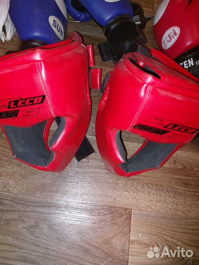 Боксерские перчатки 12 oz и шлема