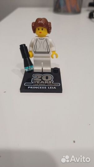 Lego минифигурка princess leia 20 years
