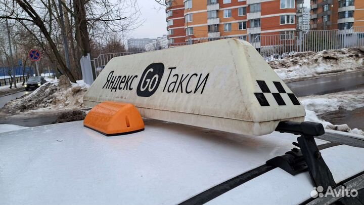 Лайтбокс яндекс такси