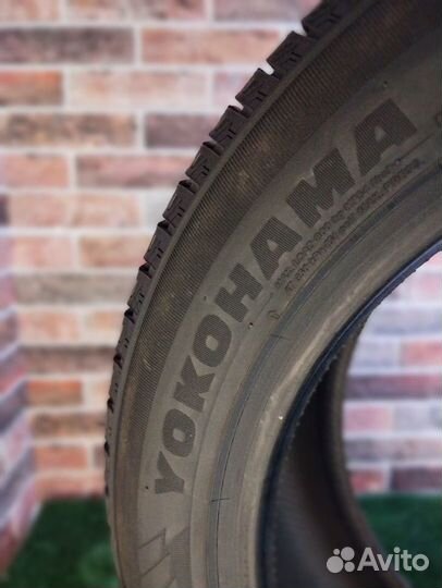 Yokohama BluEarth-XT AE61 235/55 R18 100V