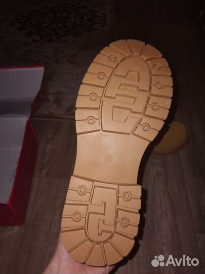 Зимняя обувь женская 39 размер новая