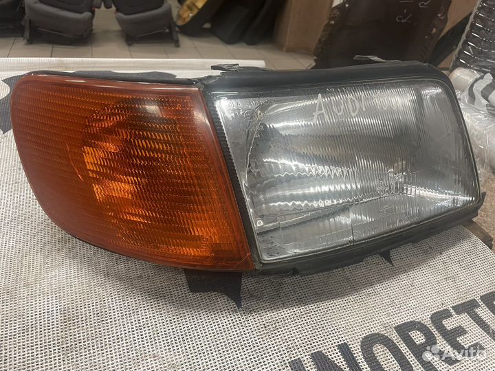 Фара правая Audi 100 C4 hella 4A0941030