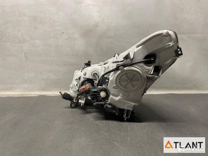 Фара передняя правая nissan skyline