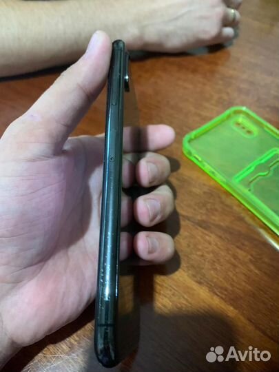 Телефон iPhone xs max512